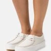 Clarks Originals Wallabee Cup - Chaussures À Lacets - White -Next Soldes a458ceb0749944db934741446cadc254