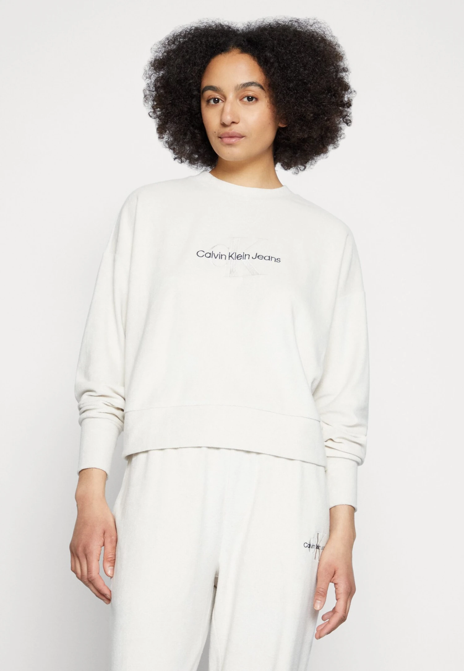 Calvin Klein Jeans Monogram Towelling - Sweatshirt - Eggshell 6 Calvin Klein Jeans Monogram Towelling - Sweatshirt - Eggshell – Image 4