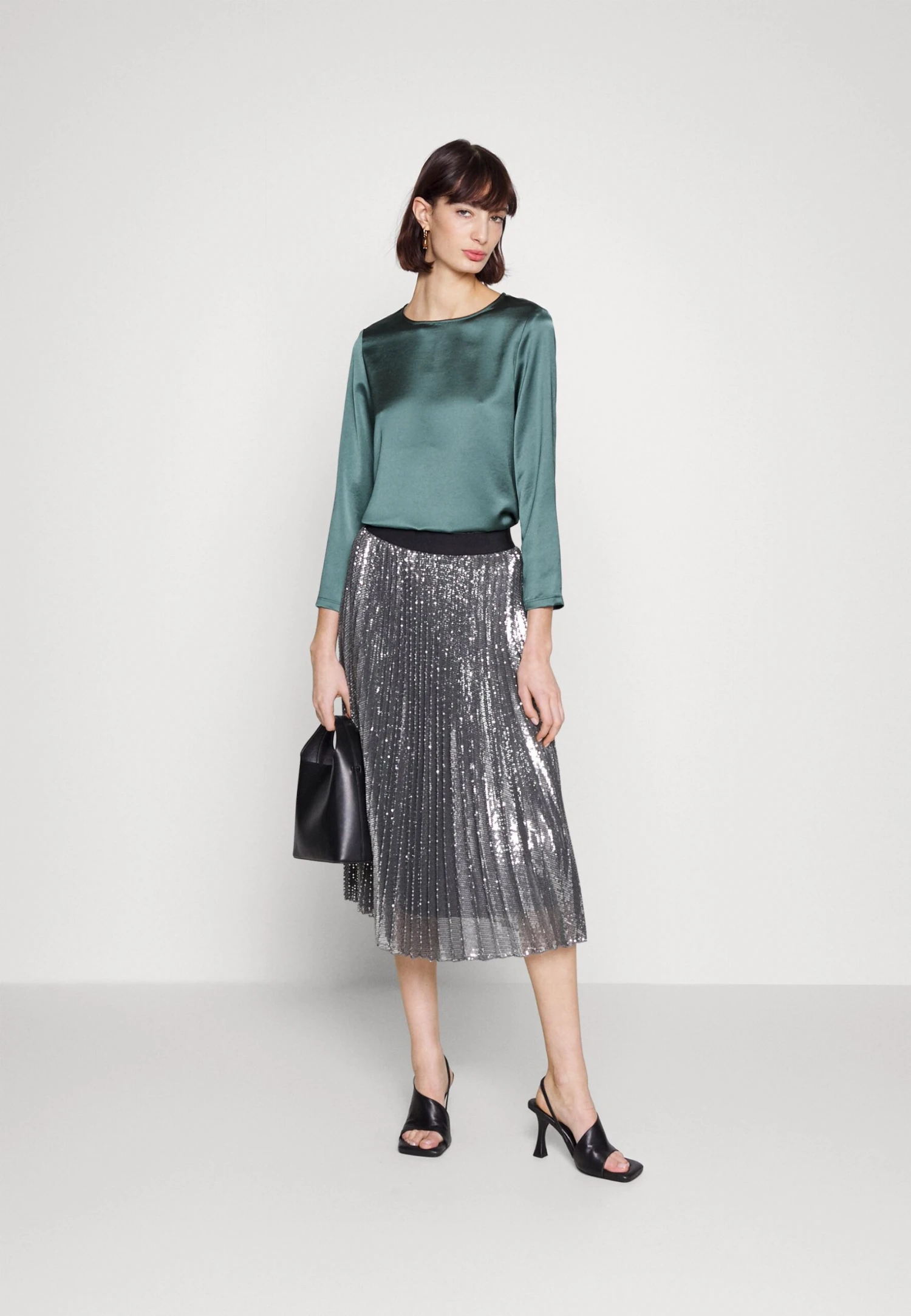 Chic - T-Shirt À Manches Longues - Verde Scuro 4 Chic - T-Shirt À Manches Longues - Verde Scuro – Image 2