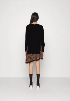 TWINSET Knitted Dress - Robe De Jour - Nero 13 TWINSET Knitted Dress - Robe De Jour - Nero -Next Soldes a569764520544ea38efe28c94d3354ea