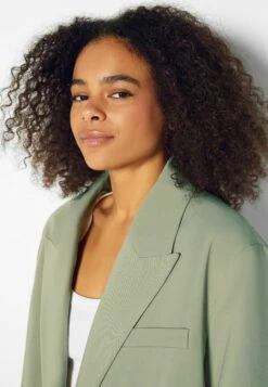 BERSHKA Masculine Cut - Manteau Court - Khaki 11 BERSHKA Masculine Cut - Manteau Court - Khaki -Next Soldes a96054b4186645fb8134c55ba0fcc4fe