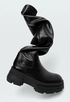 Stradivarius Mit Profilsohle - Cuissardes - Black -Next Soldes a9b5b923f0974986ba8bc02dd3f52b0c