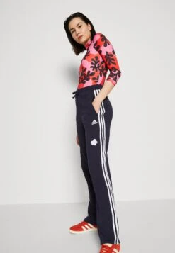 Monki T-Shirt À Manches Longues - Red/Pink/Multi-Coloured 11 Monki T-Shirt À Manches Longues - Red/Pink/Multi-Coloured -Next Soldes aac94cc3384b46ebb972e6e8b8ffdf67