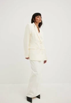 NA-KD Zweireihiger - Manteau Court - White 7 NA-KD Zweireihiger - Manteau Court - White -Next Soldes acbefafe80e04eb58d55466d1d1566dd