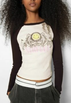 BERSHKA Long Sleeve Nirvana - T-Shirt À Manches Longues - White -Next Soldes ad01d388b18f46ed9ea3428e431f512a