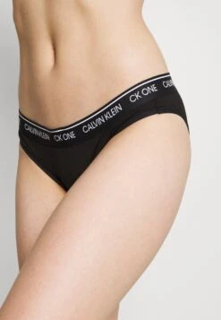 CALVIN KLEIN UNDERWEAR Ck One Average - Slip - Black -Next Soldes b00e03edefcb49f38d1ca49e8b81072b