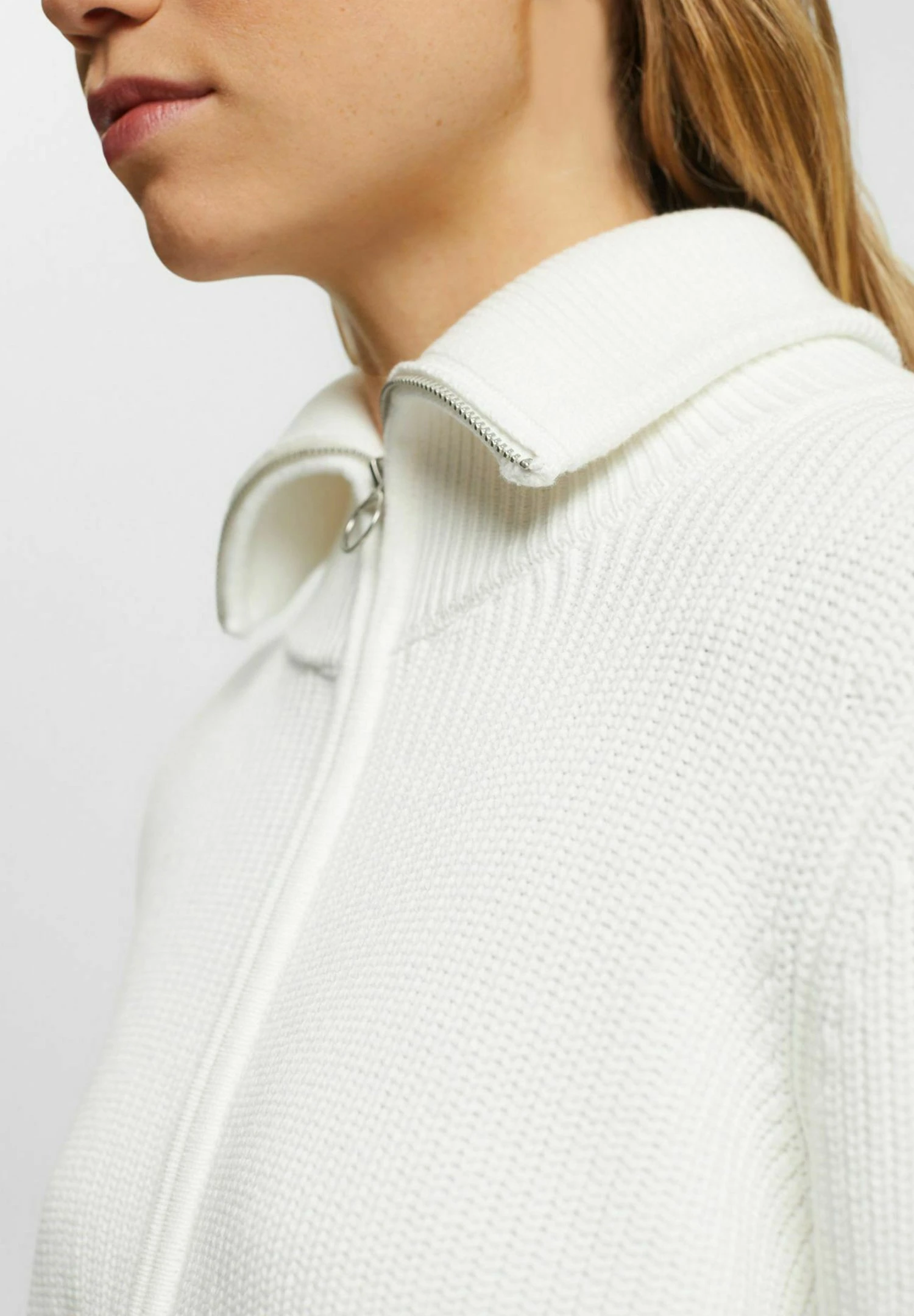 ESPRIT Style - Gilet - Off White 6 ESPRIT Style - Gilet - Off White – Image 4