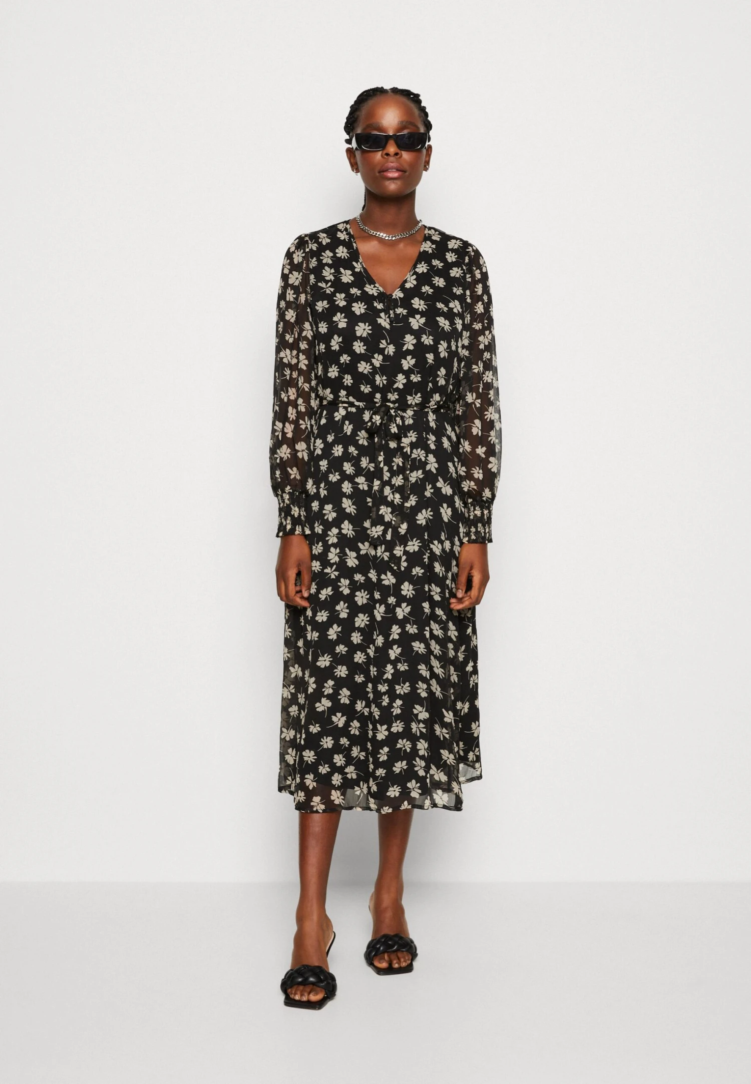 Vero Moda Vmpica V Neck Dress - Robe De Jour - Black/Pica 4 Vero Moda Vmpica V Neck Dress - Robe De Jour - Black/Pica – Image 2