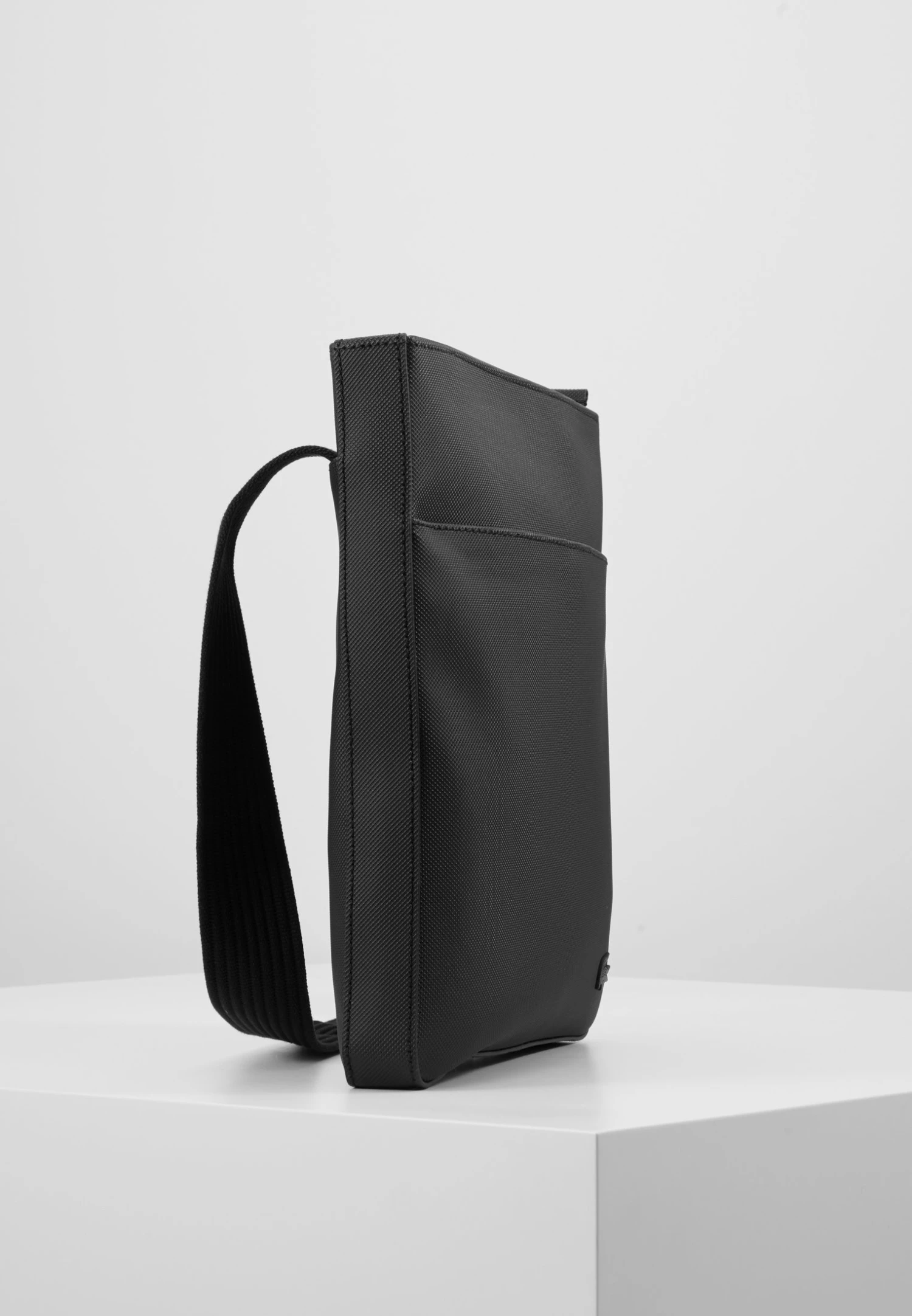 Lacoste Flat Crossover Bag - Sac Bandoulière - Black 6 Lacoste Flat Crossover Bag - Sac Bandoulière - Black – Image 4