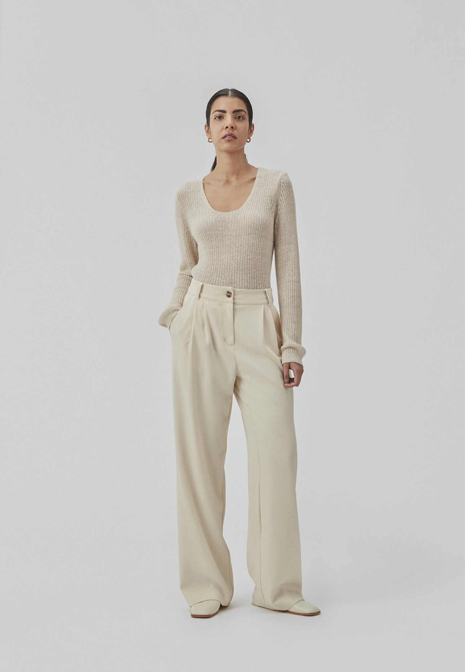 Modström Cordell O Neck - Pullover - Summer Sand 4 Modström Cordell O Neck - Pullover - Summer Sand – Image 2