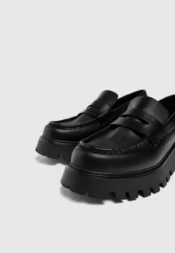 PULL & BEAR With Penny Strap - Mocassins - Black 11 PULL & BEAR With Penny Strap - Mocassins - Black -Next Soldes b66dbf18cdaf476692971af5f4f1df41