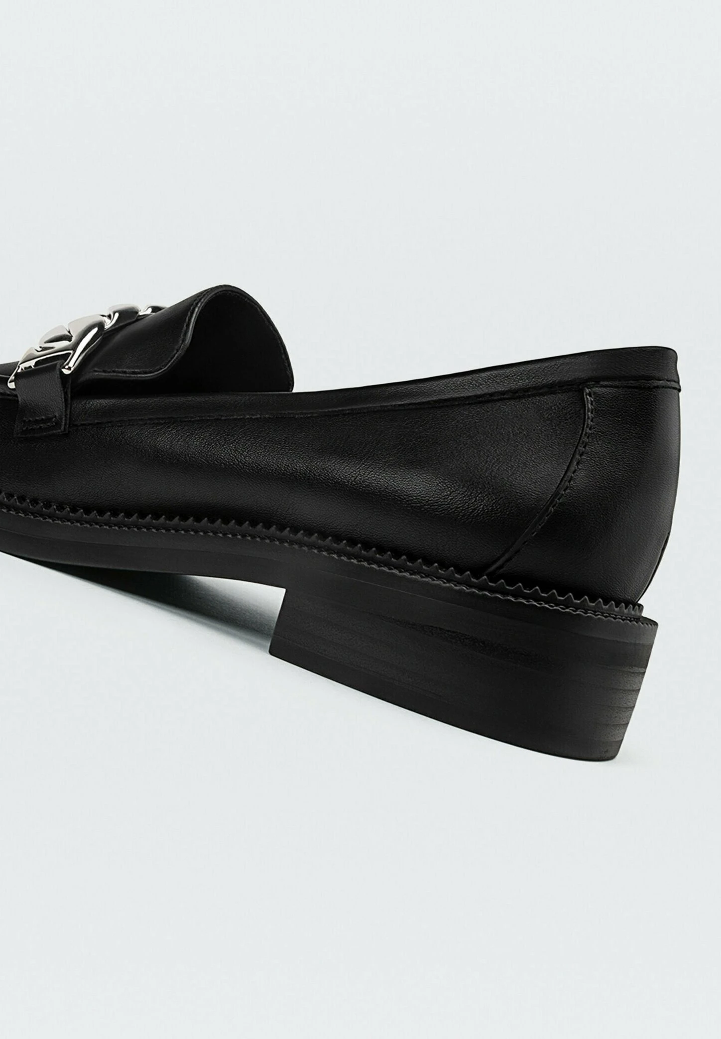 Stradivarius Mit Kette - Mocassins - Black 8 Stradivarius Mit Kette - Mocassins - Black – Image 6