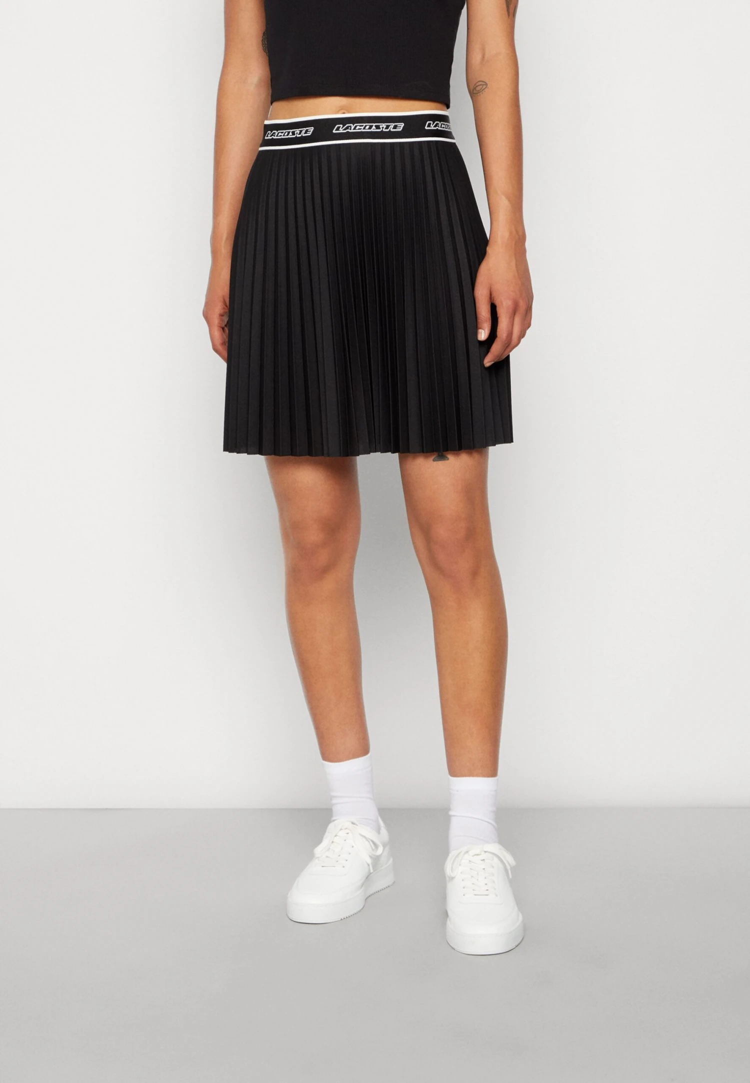 Lacoste Jupe Plissée - Black 3 Lacoste Jupe Plissée - Black