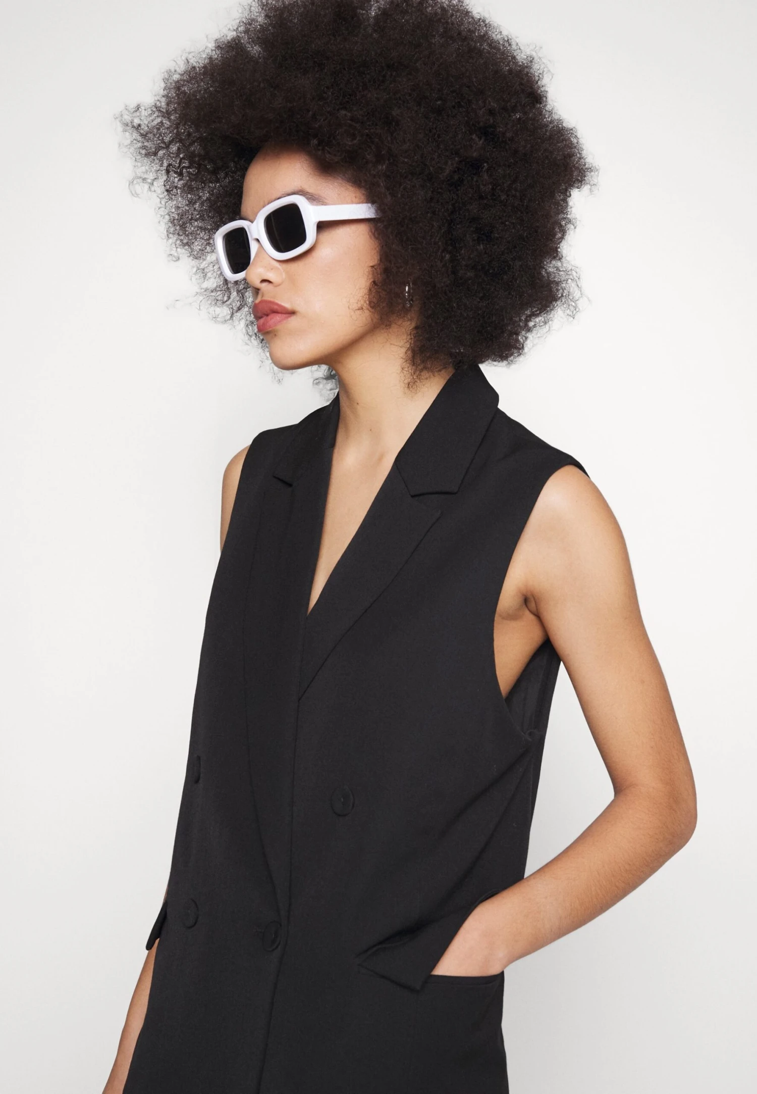 Yasloui Waistcoat - Veste Sans Manches - Black 6 Yasloui Waistcoat - Veste Sans Manches - Black – Image 4