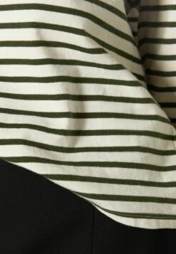 BERSHKA Boxy Fit - T-Shirt À Manches Longues - Green -Next Soldes b90c9f69e2094bde98a196abc3dbd6b0