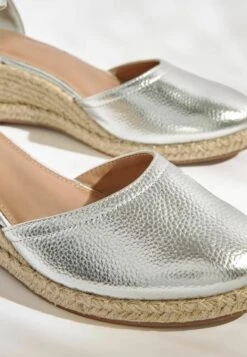 Next Forever Comfort Closed Toe Regular/Wide Fit - Escarpins Compensés - Silver -Next Soldes bb73f4ac518c4afba17cffb6396e2158