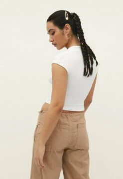 Stradivarius With Square Cut Neck - T-Shirt Basique - Off White 8 Stradivarius With Square Cut Neck - T-Shirt Basique - Off White -Next Soldes bc295c704b0a4b0894a9f5c6e8287320