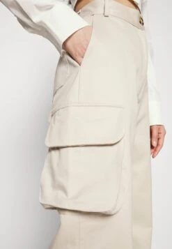 ELLEME Gabardine Trousers - Pantalon Classique - Beige -Next Soldes bd27e5a02cc24e8fb36934ed6814de15