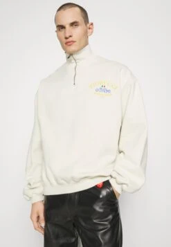 FIORUCCI World Over Half Zip Unisex - Sweatshirt - Cream -Next Soldes bdac72b0d5374d10b8520067273bcaaa