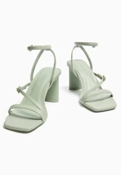 BERSHKA With Ankle Strap - Strappy 11720160 - Sandales - Khaki -Next Soldes bf3ffbafb44644ce9543a6627c2eff3d