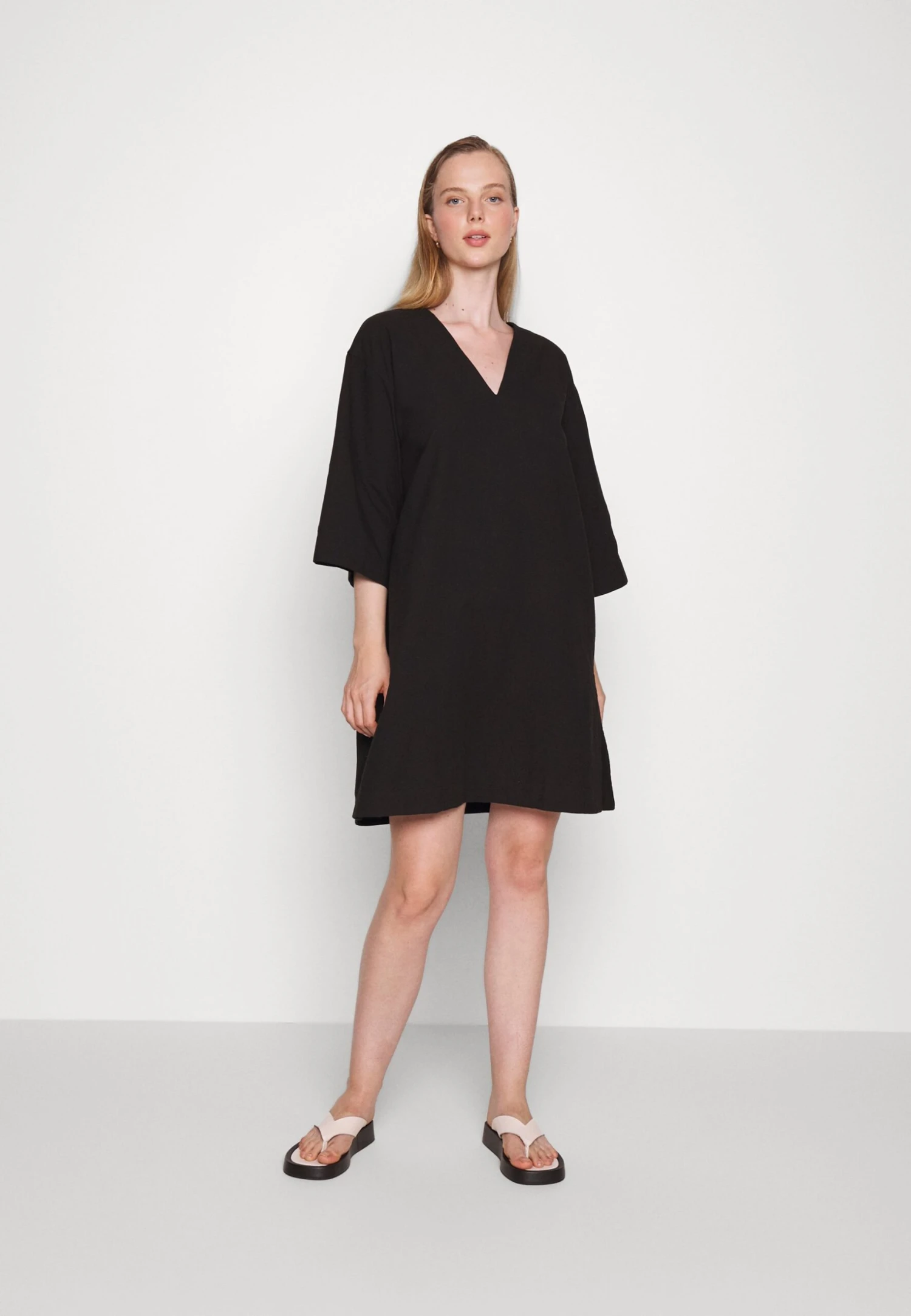 ARKET Accessoire De Plage - Black 4 ARKET Accessoire De Plage - Black – Image 2