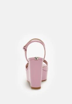 Guess Zione Lackoptik - Sandales Compensées - Fuchsia 9 Guess Zione Lackoptik - Sandales Compensées - Fuchsia -Next Soldes c2d3e59676684dbc83d5b44858a4cf1b