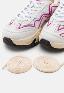 MSGM Baskets Basses - White/Fuchsia 15 MSGM Baskets Basses - White/Fuchsia -Next Soldes c54116a89f8e48968f10b2e2e6f615fc