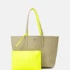 Lacoste Sac À Main - Brindille Jaune Elec -Next Soldes c5bef1f5620141d899ffc6a12d8c644a