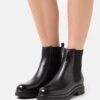 Les Tropéziennes Par M Belarbi Selma - Bottines - Noir 1 Les Tropéziennes Par M Belarbi Selma - Bottines - Noir -Next Soldes c764a22bb0c64ab88fef07dfafe10f9e