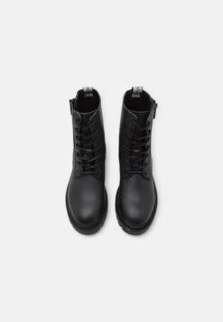 Calvin Klein Jeans Combat Laceup Boot Zip - Bottines À Lacets - Black/Reflective Silver 13 Calvin Klein Jeans Combat Laceup Boot Zip - Bottines À Lacets - Black/Reflective Silver -Next Soldes c92ba248f1bf450e91086029b2a70a30