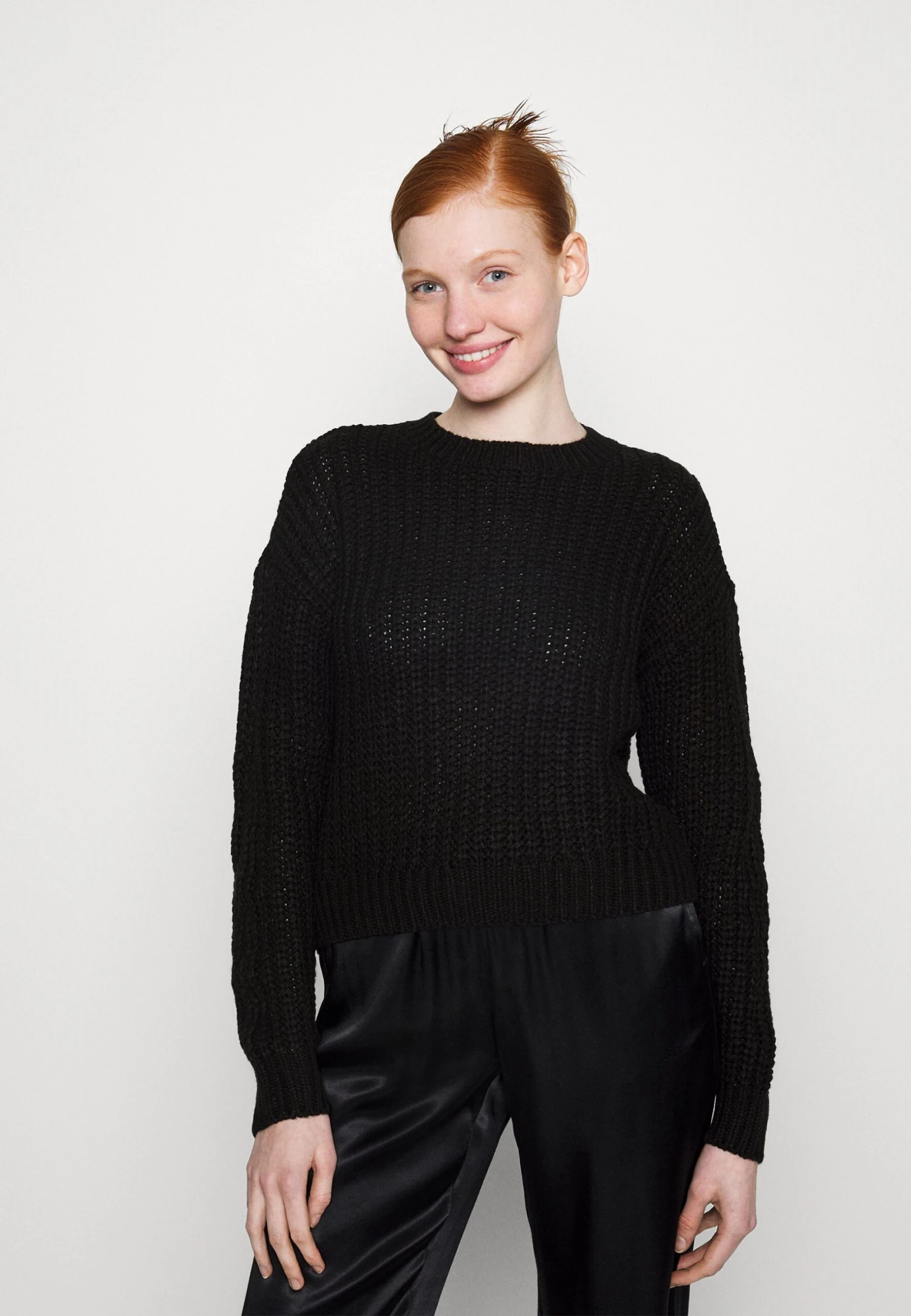 Noisy May Nmcharlie L S O Neck - Pullover - Black 3 Noisy May Nmcharlie L S O Neck - Pullover - Black