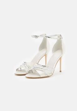 Guess Kadisha - Sandales À Talons Hauts - Ivory 13 Guess Kadisha - Sandales À Talons Hauts - Ivory -Next Soldes cf1ff356ef354bab8943221dfb924a4e