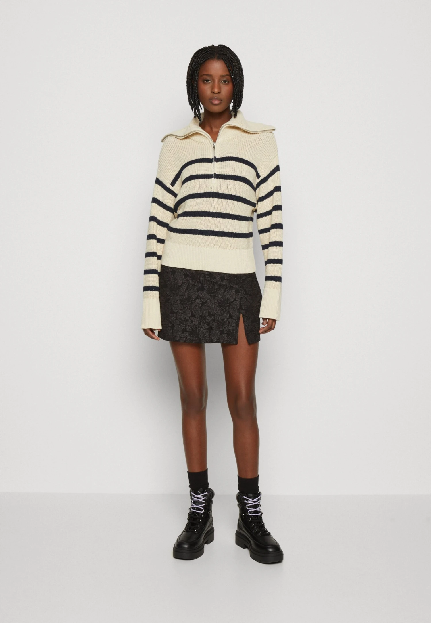 Monki Pullover - Navy/Light Beige 4 Monki Pullover - Navy/Light Beige â Image 2