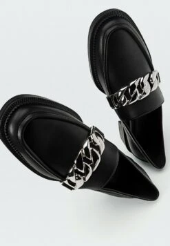 Stradivarius Mit Kette - Mocassins - Black 12 Stradivarius Mit Kette - Mocassins - Black -Next Soldes d138d1f6f7e94191902c7f701aa5633f