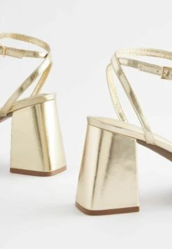 Next Forever Comfort Strappy Standard - Sandales À Plateforme - Gold -Next Soldes d1bc645aa47d4953b494df1533597c8b