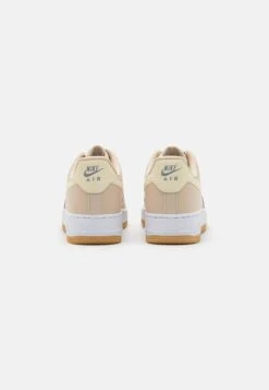 Nike Sportswear Wmns Air Force Rec - Baskets Basses - Sanddrift/Coconut Milk/White/Wolf Grey/Light Brown -Next Soldes d298720d89614978aeafe43cd78c3cf5