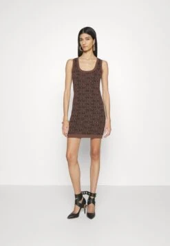 MOSCHINO Robe Pull - Fantasy Brown 14 MOSCHINO Robe Pull - Fantasy Brown -Next Soldes d29b6a7062274e968fd24c7ea2368609