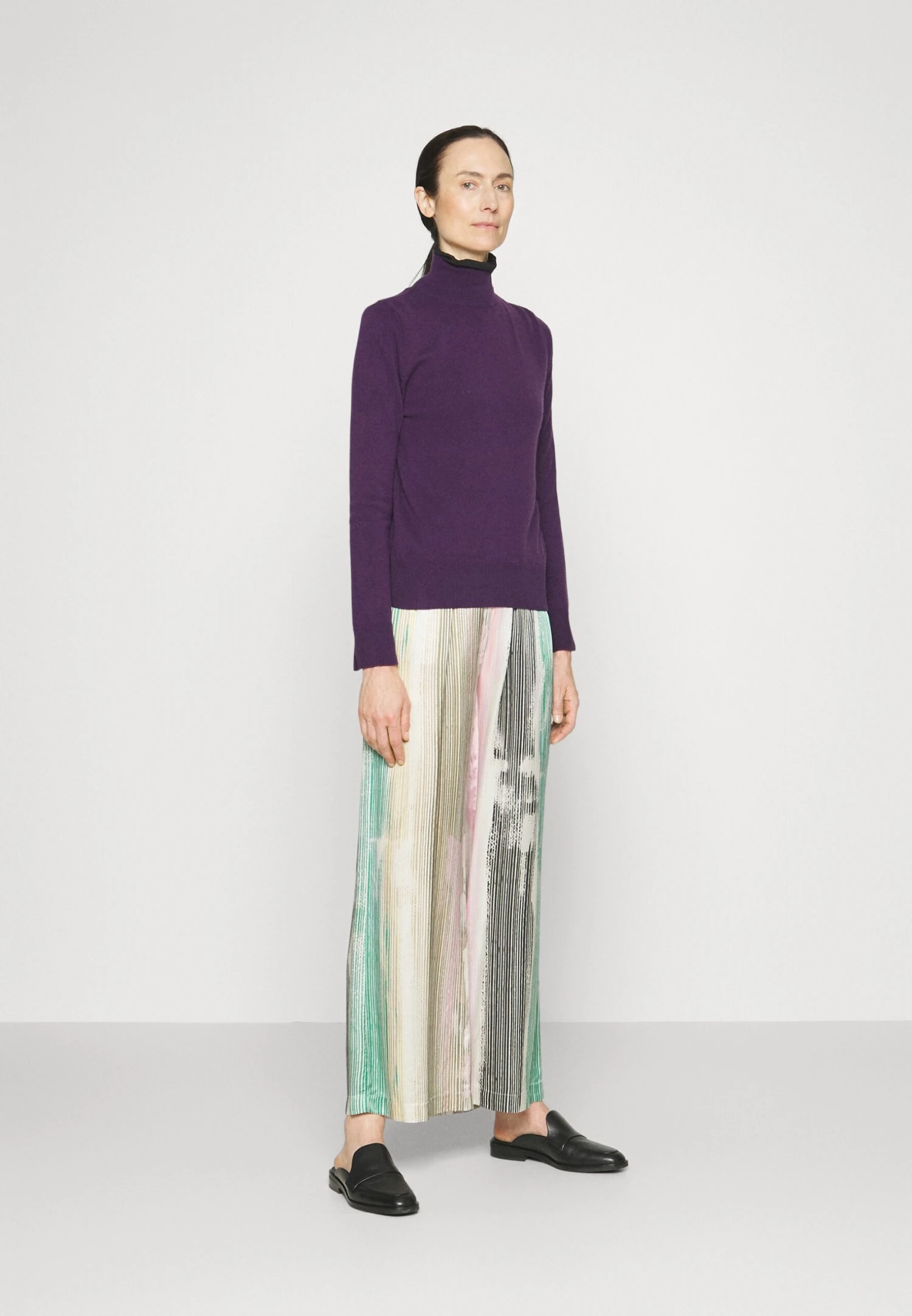 Simple High Neck - Pullover - Deep Purple 4 Simple High Neck - Pullover - Deep Purple – Image 2