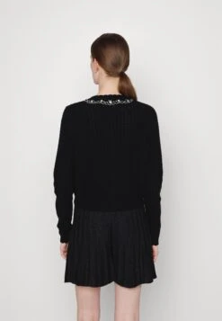 Needle & Thread Border Short Cardigan - Gilet - Black 10 Needle & Thread Border Short Cardigan - Gilet - Black -Next Soldes d8bdf0b53caa4cae8146267a84dc426c