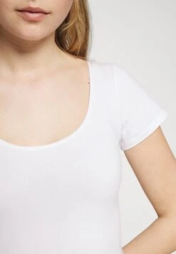 Anna Field 2 Pack - Body - Black/White 15 Anna Field 2 Pack - Body - Black/White -Next Soldes da4df9bd40f7486faef5d78e2c48d54f