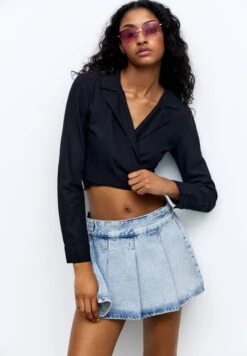 PULL & BEAR Crop With Knot Detail - Blouse - Black -Next Soldes dc362fd30a3d4b1ba0bb22e48dea55c0