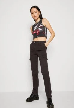 WEEKDAY Brenda Slim Cargo Trouser - Pantalon Cargo - Grey Dark 11 WEEKDAY Brenda Slim Cargo Trouser - Pantalon Cargo - Grey Dark -Next Soldes dd51366409934b559eb0c44972a326e4