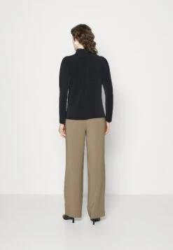 Selected Femme Slffenja T-Neck - T-Shirt À Manches Longues - Black 10 Selected Femme Slffenja T-Neck - T-Shirt À Manches Longues - Black -Next Soldes e019d0156ca84512bb7972ef8cb6efa9