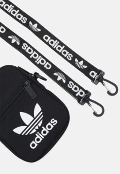 Adidas Originals Festival Unisex - Sac Bandoulière - Black 11 Adidas Originals Festival Unisex - Sac Bandoulière - Black -Next Soldes e244ccc3c6bb4cdc9ad4519cfc15b2e4