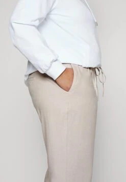 Vero Moda Curve Vmjesmilo Ankle Pants - Pantalon Classique - Silver Lining 11 Vero Moda Curve Vmjesmilo Ankle Pants - Pantalon Classique - Silver Lining -Next Soldes e4614064bc674dfb92e66775f6e364f8