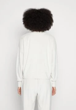 Calvin Klein Jeans Monogram Towelling - Sweatshirt - Eggshell 10 Calvin Klein Jeans Monogram Towelling - Sweatshirt - Eggshell -Next Soldes e6dd60c1632e4922833015b9c7f39203