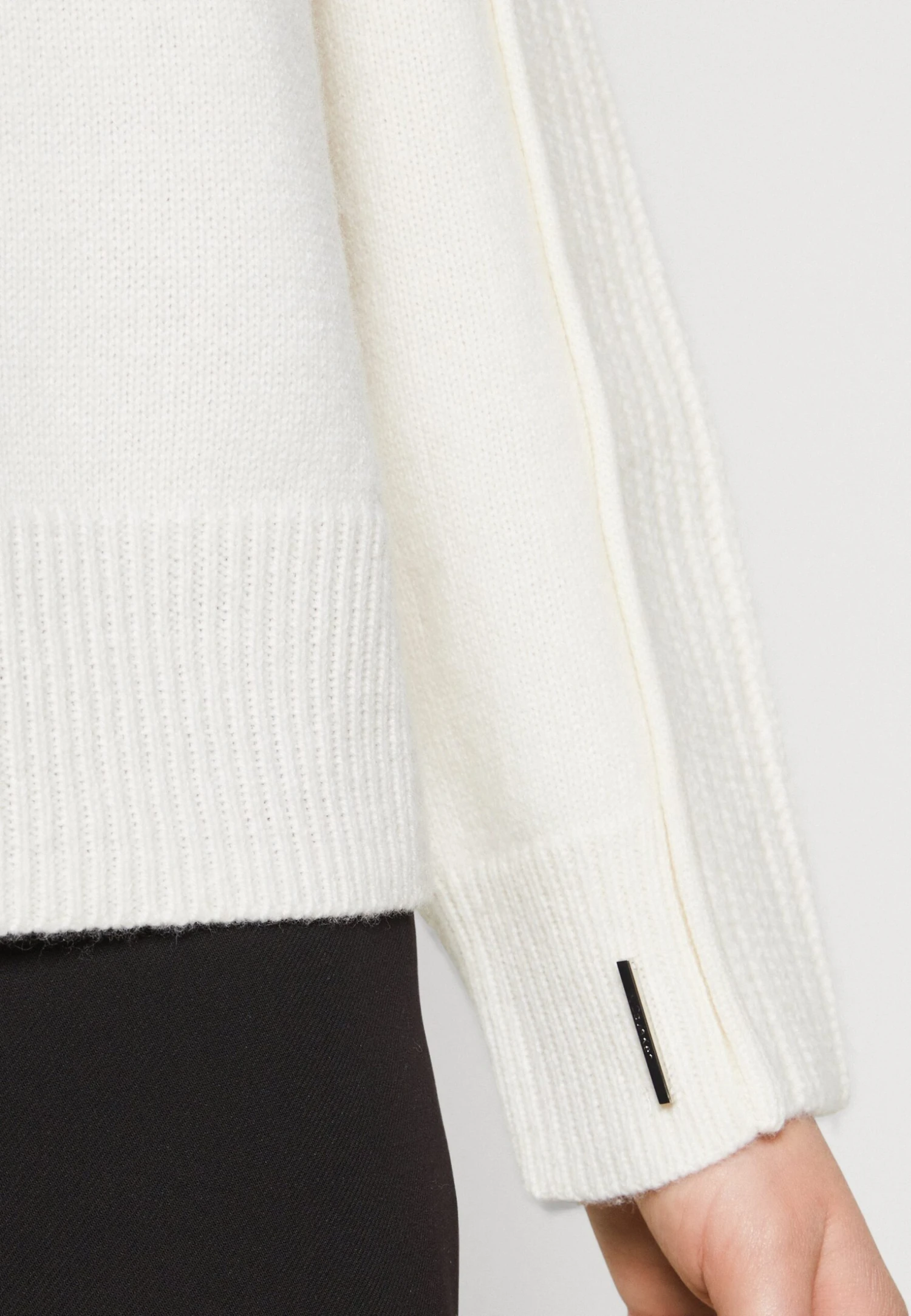 Calvin Klein Mock Neck Sweater - Pullover - Vanilla Ice 8 Calvin Klein Mock Neck Sweater - Pullover - Vanilla Ice – Image 6