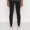 Adidas Sportswear Pantalon De Survêtement - Black/Pulse Magenta