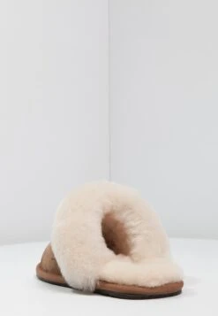 Ugg Scuffette Ii - Chaussons - Chestnut 11 Ugg Scuffette Ii - Chaussons - Chestnut -Next Soldes eb2fa9c12ad640438c5fe578001991a4