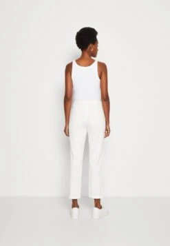 Gant Slim - Chino - Eggshell -Next Soldes eba521aa59da468fa03fcaf8d4dcc0df